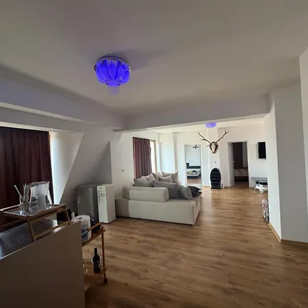 Sleeps 6- Free Parking- Balcony * Kazanlŭk