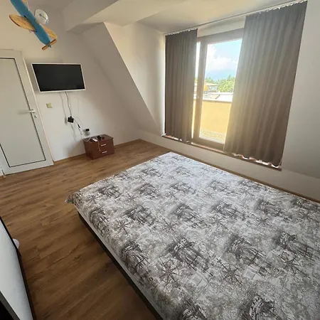 شقة Sleeps 6- Free Parking- Balcony *