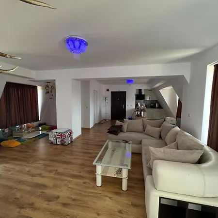 Sleeps 6- Free Parking- Balcony Kazanlŭk
